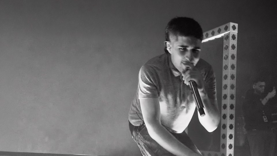 fakemink performing live in black and white, photographed by Luca Barbieri (lucabrbi)